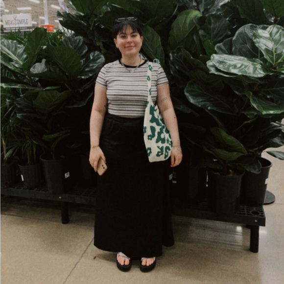 Meet your Posher, Cece - Picture 3 of 8